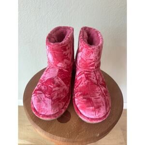 UGG Raspberry Pink Crushed Velvet Mini Boots Shearling Wool Cozy Luxe Size 6